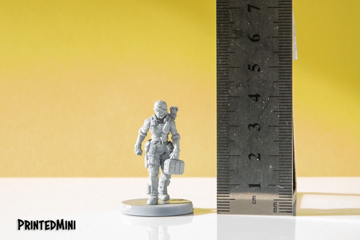 Human Colonial Marine Medical - 3D Printed Miniature - Sci-Fi Miniature - D&D- Papsikel