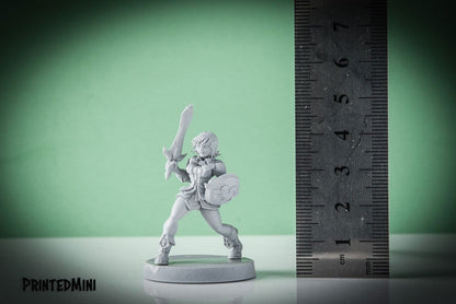 Cassandra - 3D Printed Miniature - Fantasy Miniature - Tabletop Miniature - D&D - RN Estudio