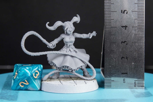 Sally whipcracker - 3D Printed Miniature - Fantasy Miniature - Tabletop Miniature - D&D - RN Estudio